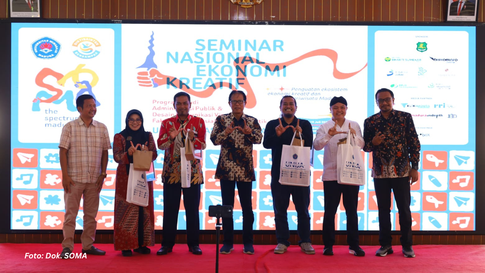 Kolaborasi Jadi Kunci, Seminar Nasional FISIP UNIJA di Pendopo Agung Keraton Sumenep Dorong Penguatan Ekonomi Kreatif Madura