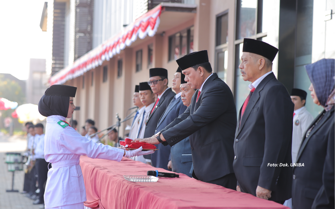 UNIBA Madura Gelar Upacara HUT ke-81 RI, Tekankan Semangat dan Bangga Menjadi Masyarakat Madura